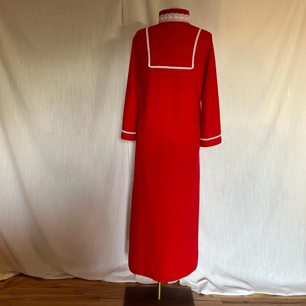 vtg red flannel white lace trim vassarette‎ maxi robe classic warm winter